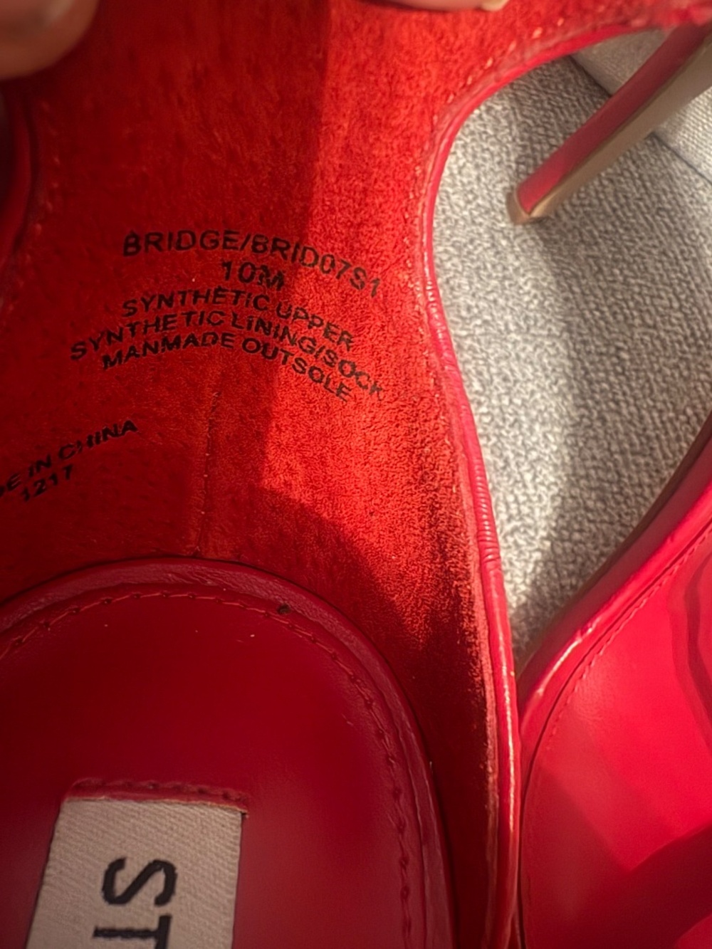 Red pump - Picture 2 of 4